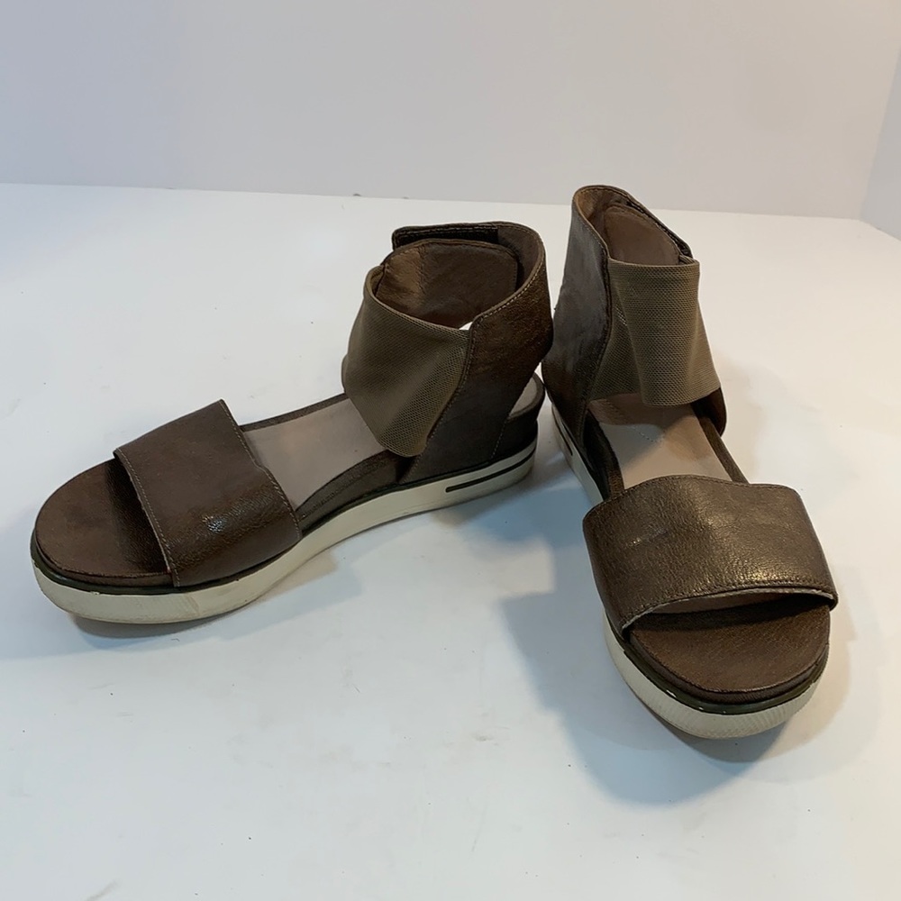 Eileen Fisher leather sandals size 6